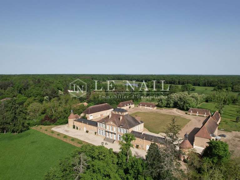 Castle Bourges - 8 bedrooms - 660m²