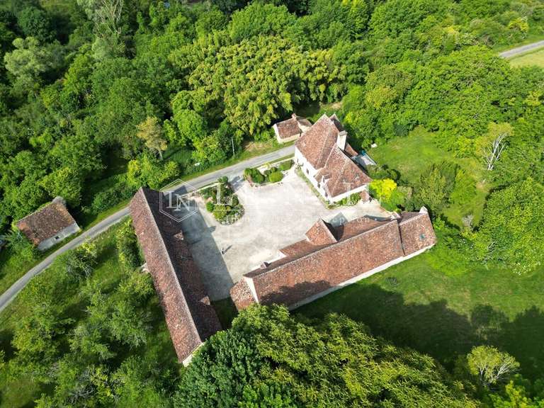 Manor Azay-le-Ferron - 4 bedrooms - 180m²