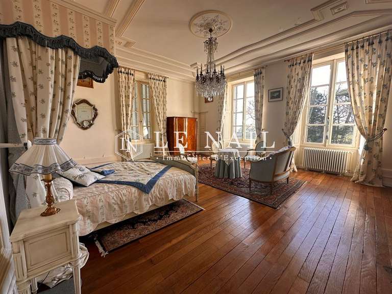 Château Bournezeau - 9 chambres - 600m²