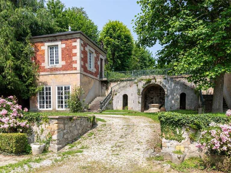 Château Saint-Galmier - 7 chambres - 430m²
