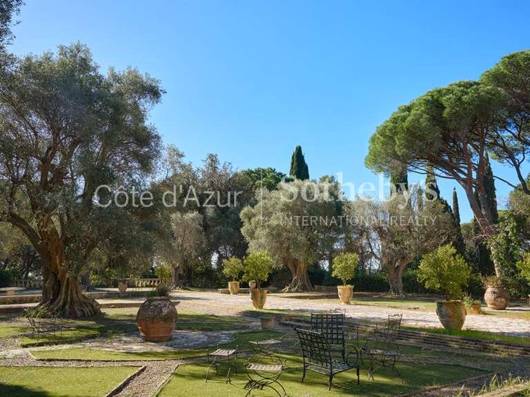 Château Biot - 2851m²