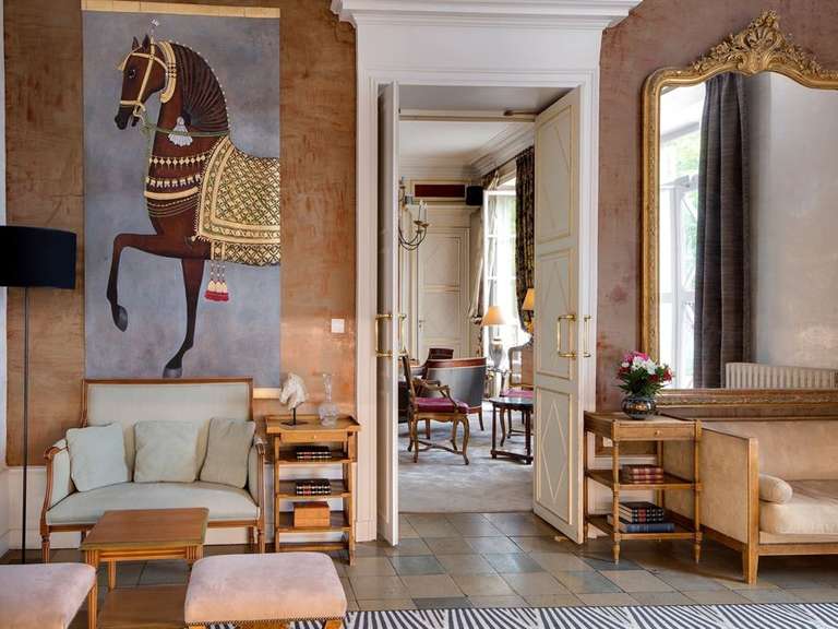 Château Moulins - 968m²