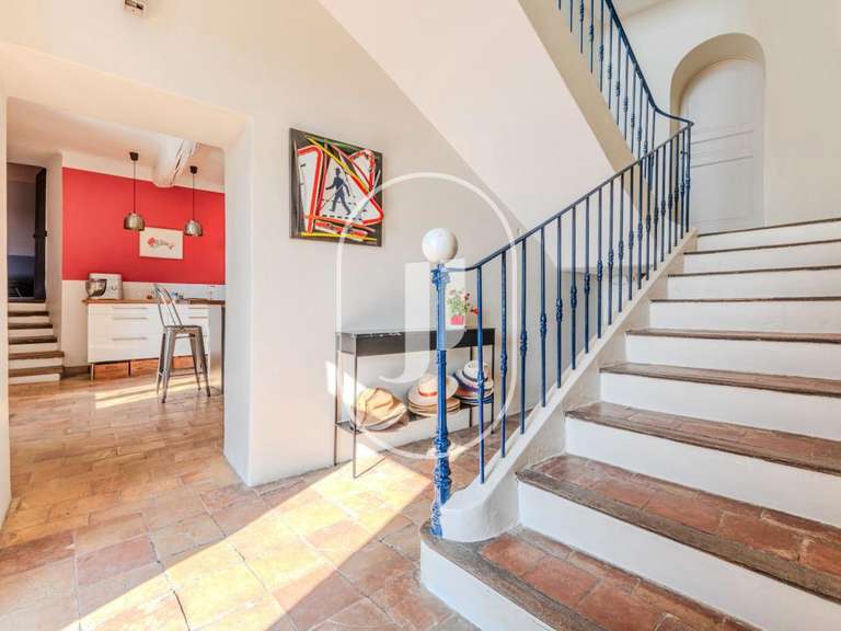 Maison Salon-de-Provence - 5 chambres - 300m²
