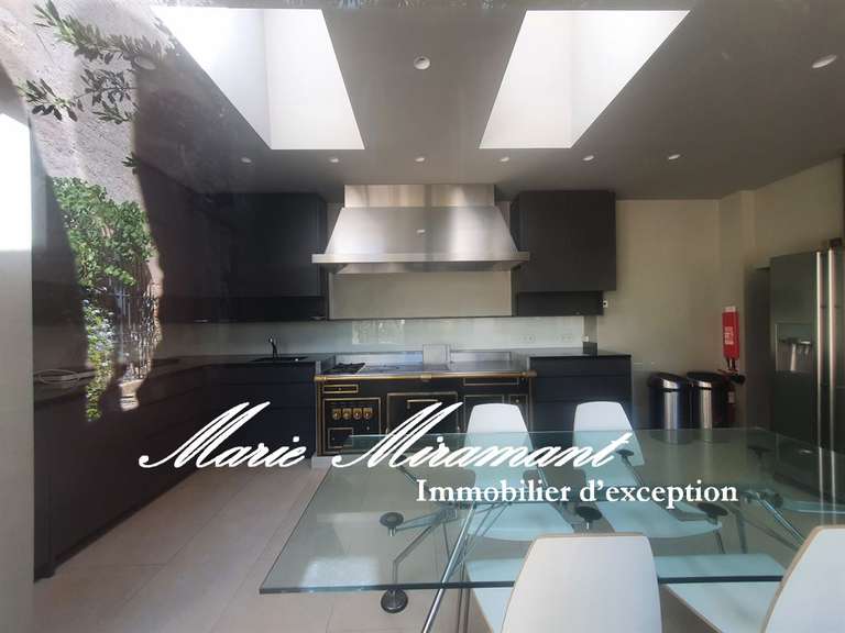 Château Uzès - 7 chambres - 1500m²