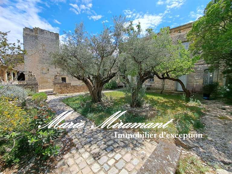 Château Uzès - 7 chambres - 1500m²