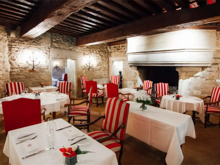 Château Varennes-lès-Mâcon - 17 chambres - 930m²
