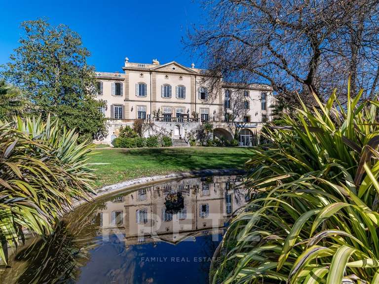 Château Uzès - 2000m²