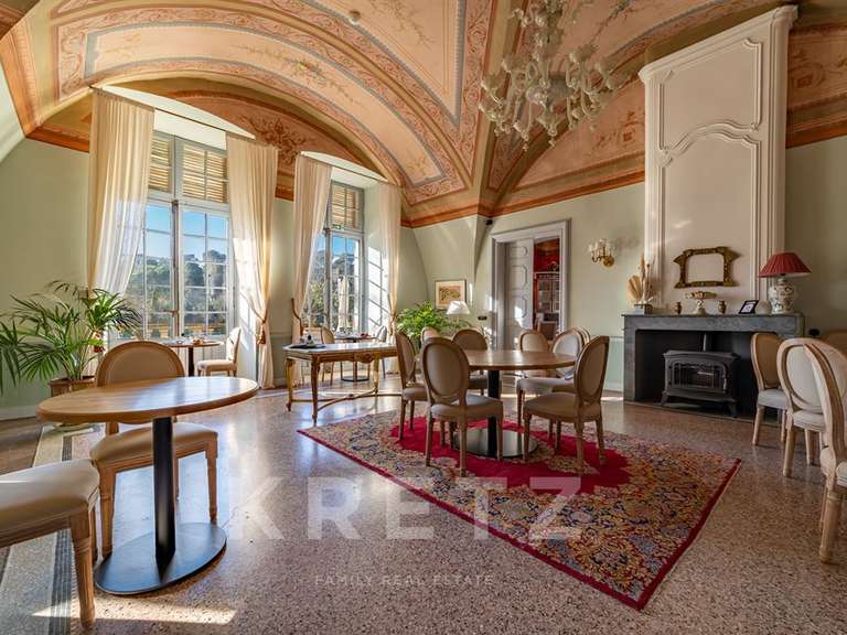 Château Uzès - 2000m²
