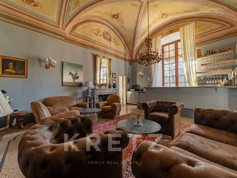 Château Uzès - 2000m²