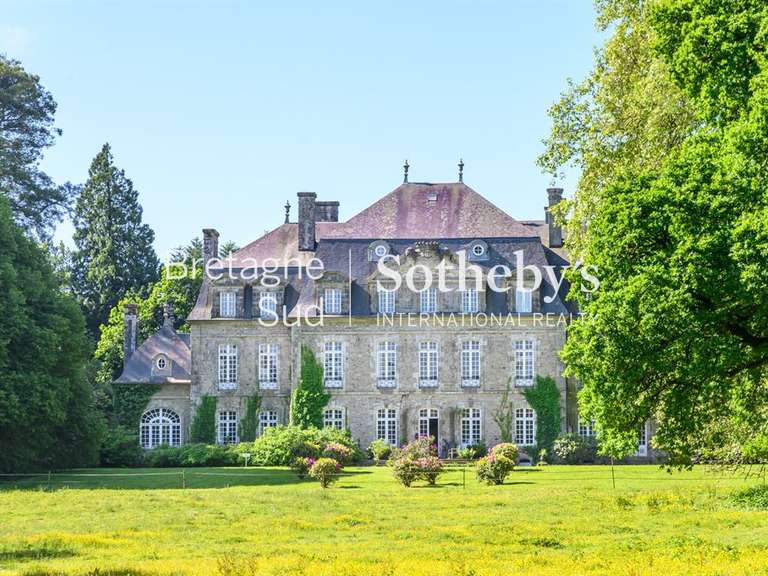 Château Lorient - 1200m²