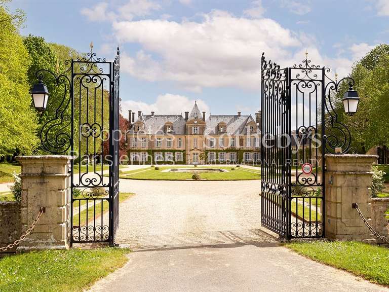 Château Curzay-sur-Vonne - 3400m²