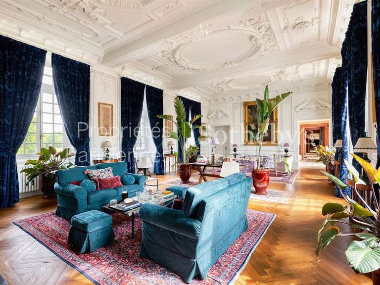 Château Curzay-sur-Vonne - 3400m²