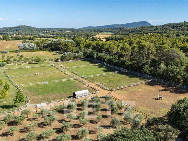 House Tavernes - 4 bedrooms - 665m²
