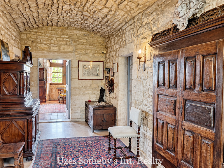 Château Barjac - 10 chambres - 700m²