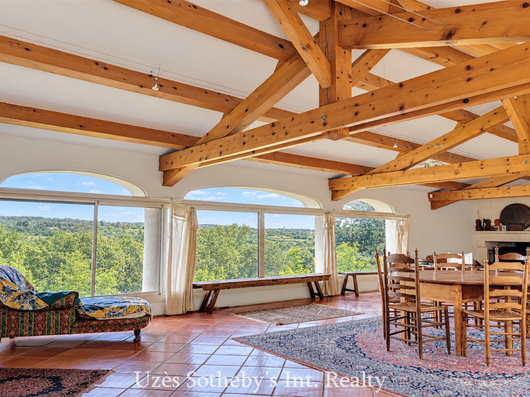 Château Barjac - 10 chambres - 700m²