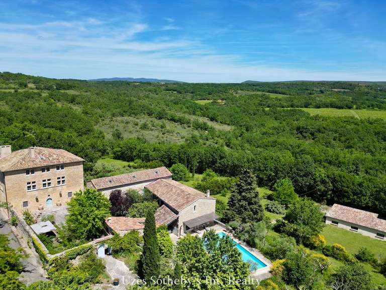 Château Barjac - 10 chambres - 700m²
