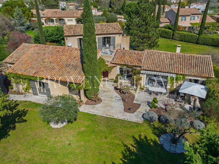 Propriété Maubec - 5 chambres - 305m²