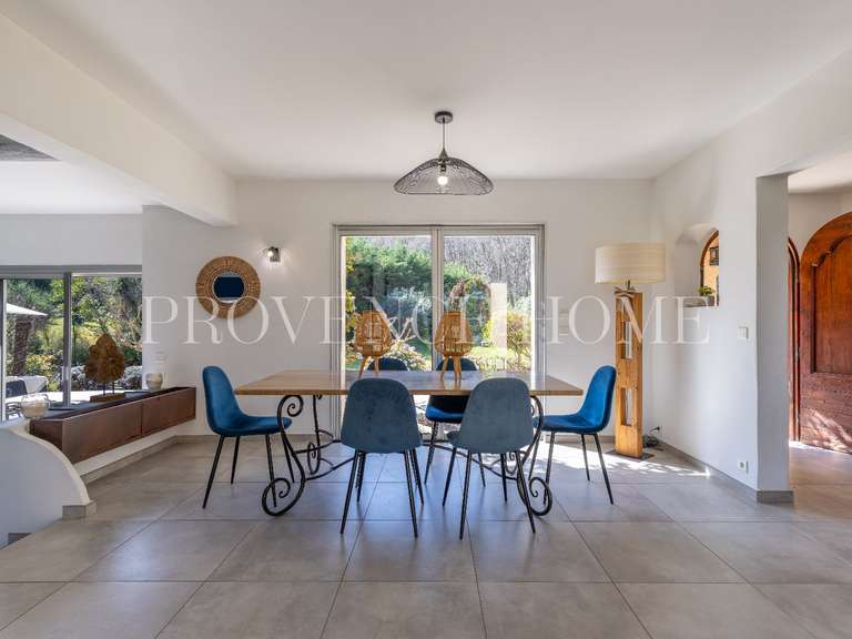 Propriété Maubec - 5 chambres - 305m²