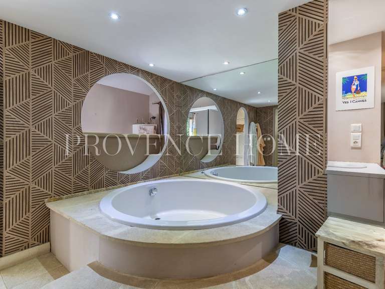 Propriété Maubec - 5 chambres - 305m²