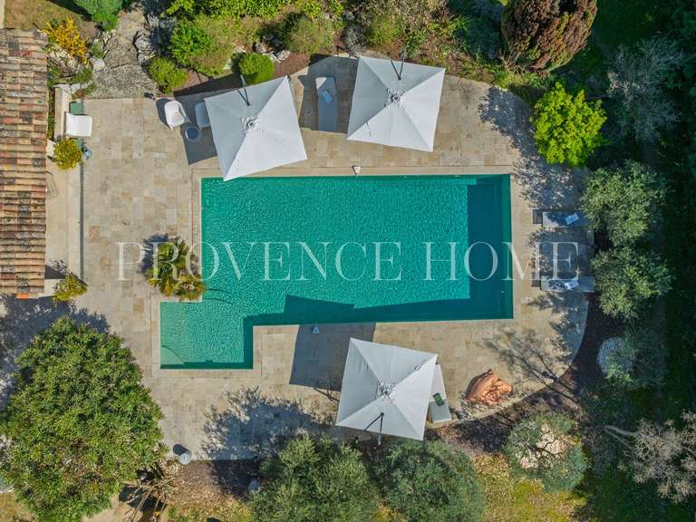Propriété Maubec - 5 chambres - 305m²