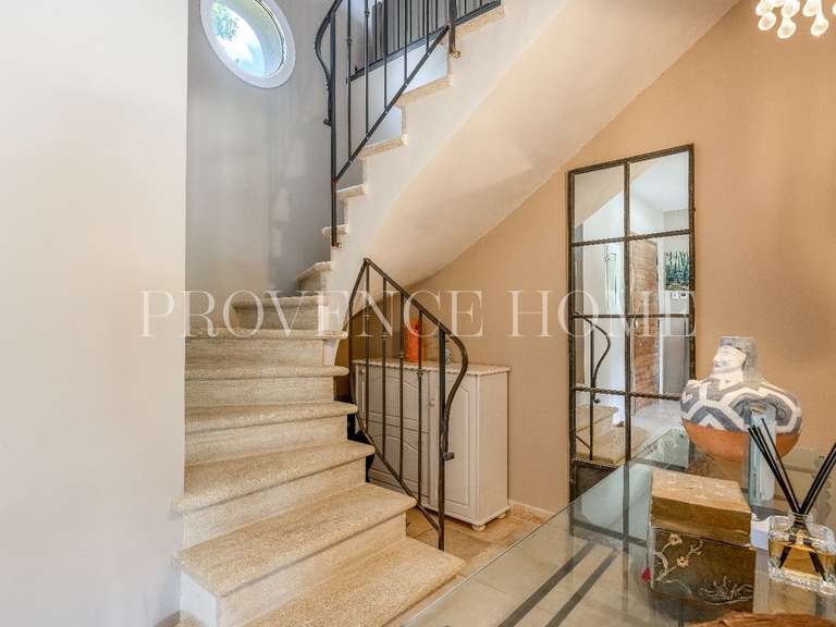 Propriété Maubec - 5 chambres - 208m²