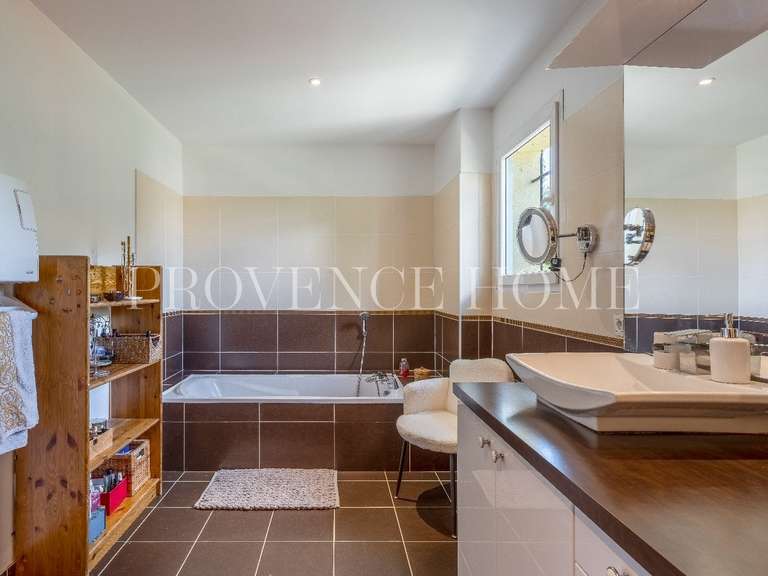Propriété Maubec - 5 chambres - 208m²