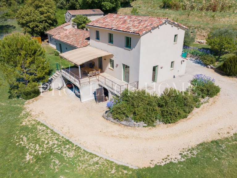 Propriété Apt - 6 chambres - 270m²