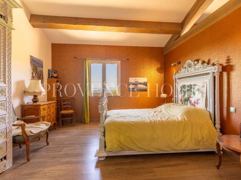 Propriété Apt - 6 chambres - 270m²