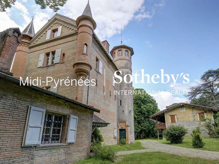 Castle Cadours - 6 bedrooms - 302m²