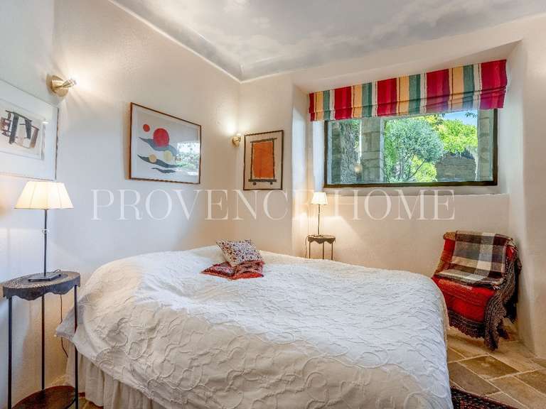 Propriété Lacoste - 4 chambres - 174m²