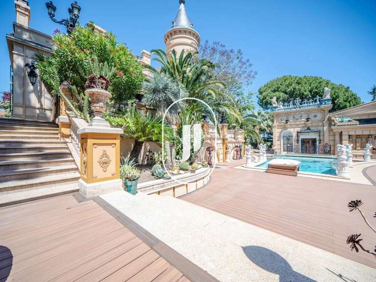 Château avec Vue sur mer Antibes - 14 chambres - 1013m²