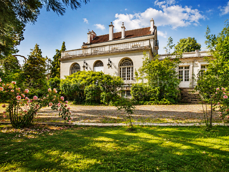 Hôtel particulier La Celle-Saint-Cloud - 5 chambres - 545m²