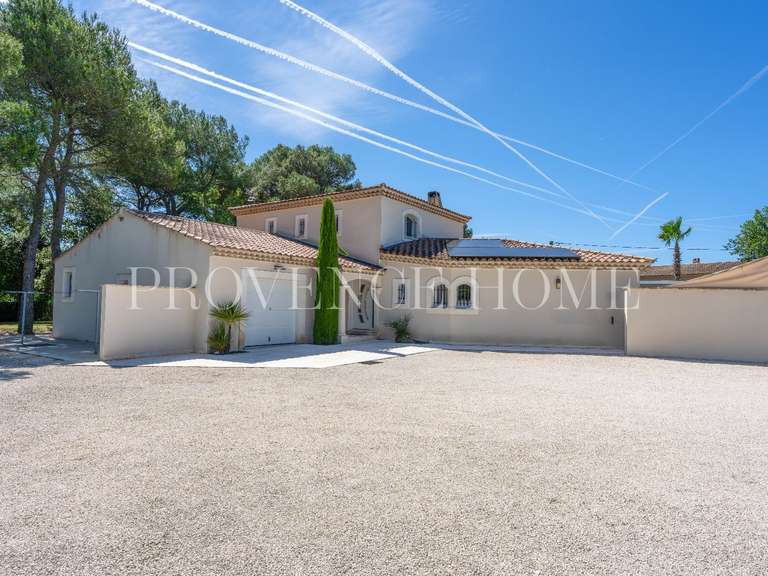 Propriété Cabrières-d'Avignon - 4 chambres - 257m²