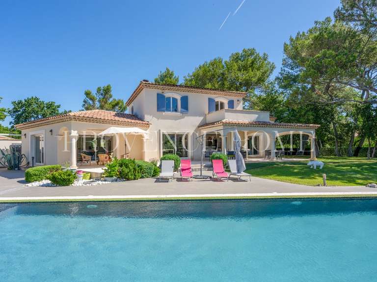 Propriété Cabrières-d'Avignon - 4 chambres - 257m²
