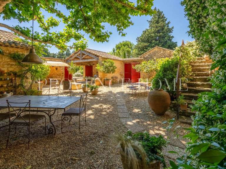 Propriété Robion - 5 chambres - 293m²