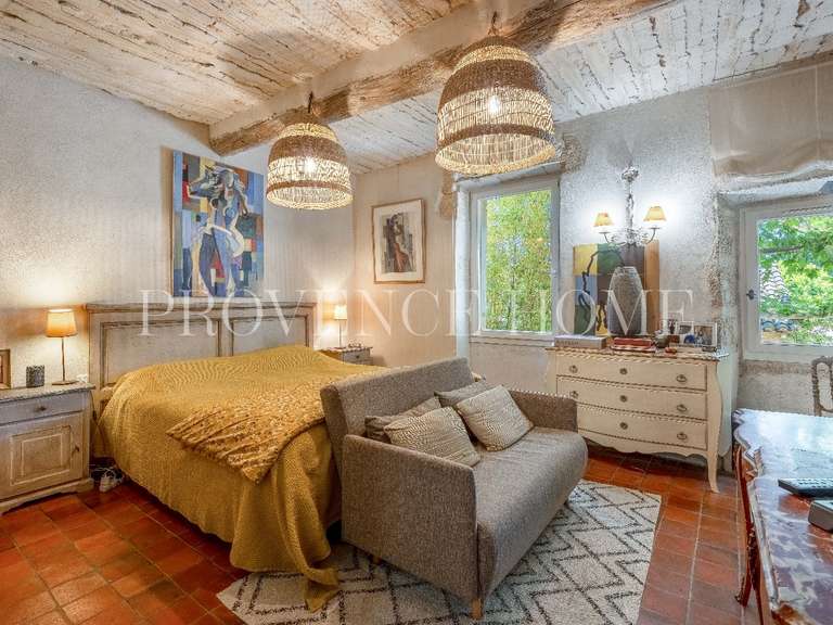 Propriété Robion - 5 chambres - 293m²