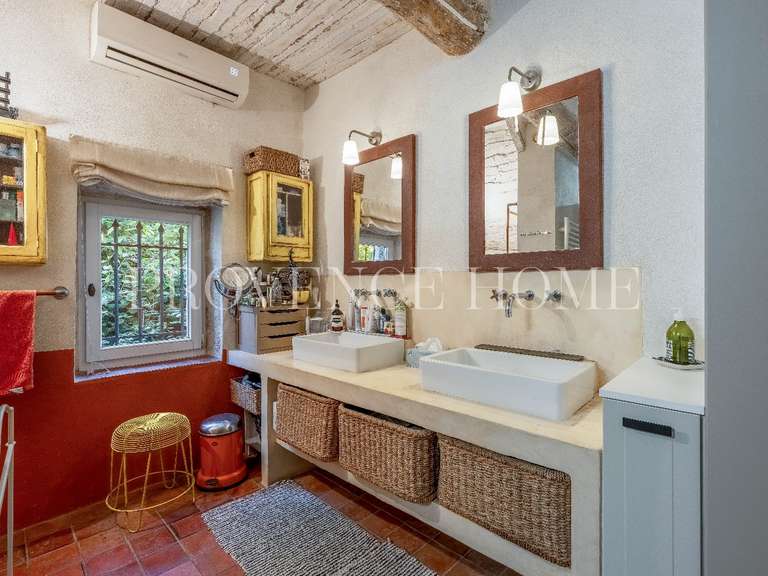 Propriété Robion - 5 chambres - 293m²