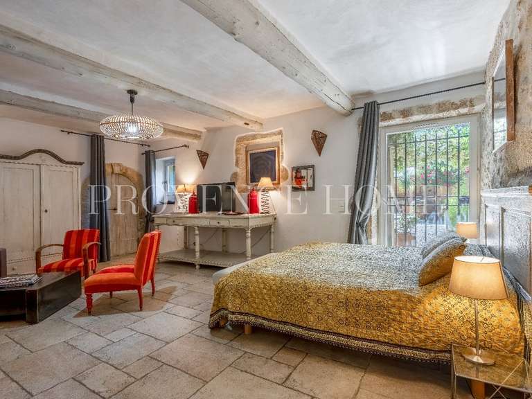 Propriété Robion - 5 chambres - 293m²