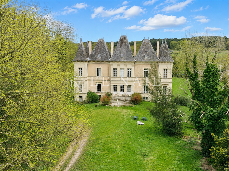 Château Saumur - 350m²