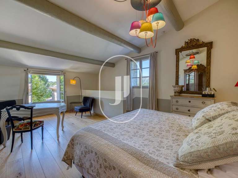 Propriété Malaucène - 10 chambres - 540m²