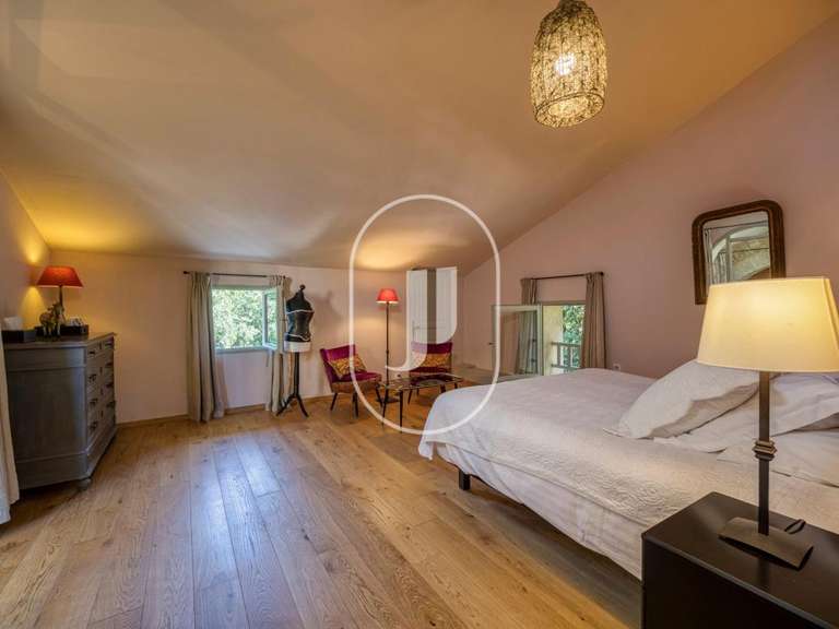 Propriété Malaucène - 10 chambres - 540m²