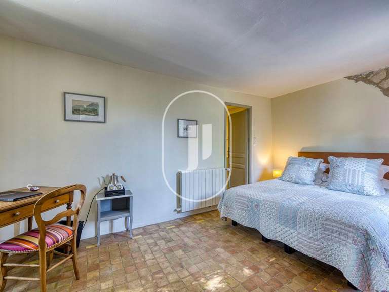 Propriété Malaucène - 10 chambres - 540m²