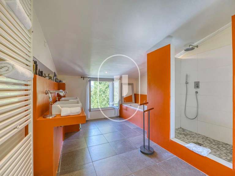 Propriété Malaucène - 10 chambres - 540m²