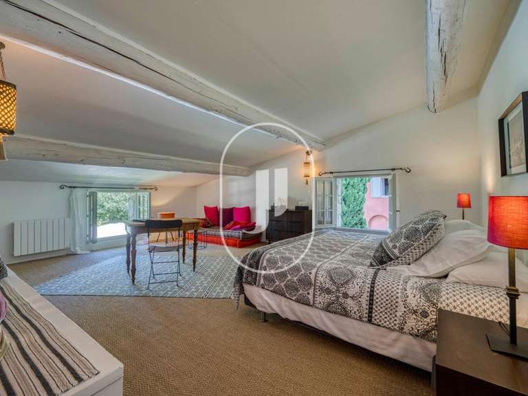 Propriété Malaucène - 10 chambres - 540m²