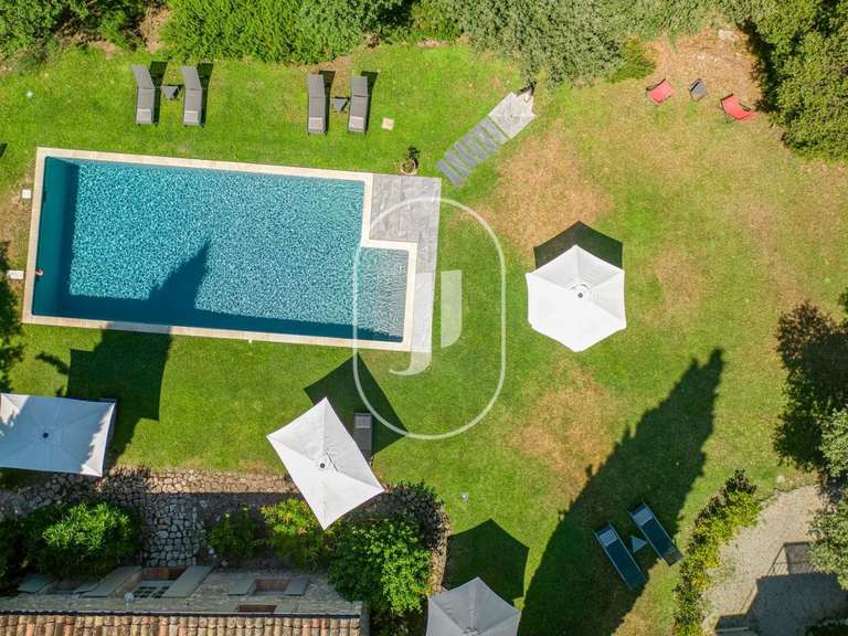 Propriété Malaucène - 10 chambres - 540m²