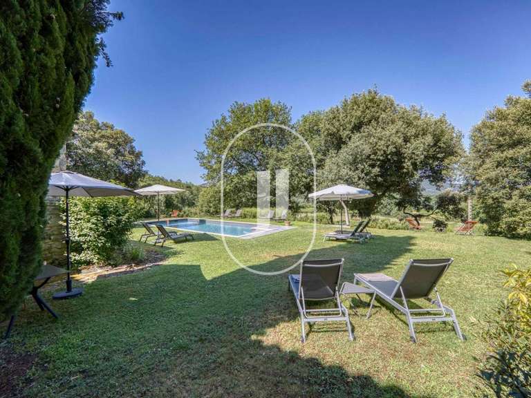 Propriété Malaucène - 10 chambres - 540m²