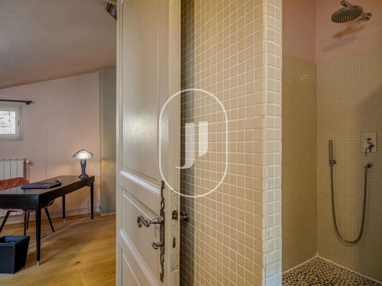 Propriété Malaucène - 10 chambres - 540m²