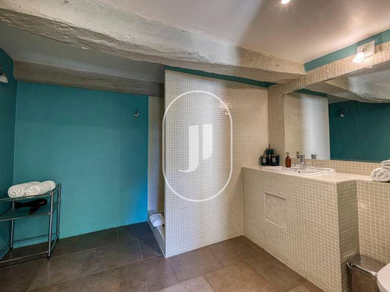 Propriété Malaucène - 10 chambres - 540m²