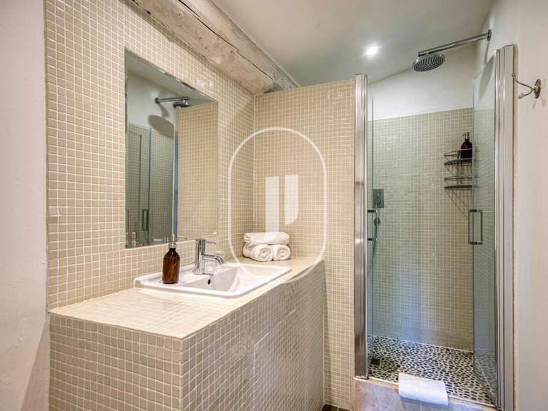 Propriété Malaucène - 10 chambres - 540m²