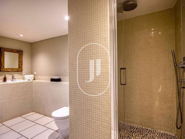 Propriété Malaucène - 10 chambres - 540m²